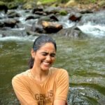 Preetha Instagram - ஓடும் நேரம் நிறுத்தி… ஆயுள் ரேக திருத்தி… காதல் செய்வன் கடத்தி… உன் ஒருத்தி நெருக்கம் இறப்பு வரைக்கும்…