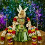 Preetha Vijayakumar Instagram - My Gorgeous Amman 🙏🏻🙌😇 📸 @jaganselvamphotography @the_bridal_store_chennai #varalakshminombu #2022 #favoritedayoftheyear #myamman #momstradition #poojadecor #blessed🙏 #godblessall
