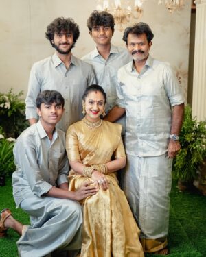 Preetha Vijayakumar Instagram - There are friends, there is family, and then there are friends that become family 🤗♥️

📸 @studioa_weddings @amarramesh