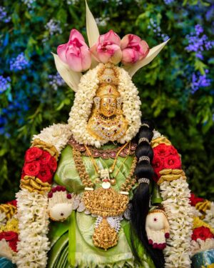 Preetha Vijayakumar Instagram - My Gorgeous Amman 🙏🏻🙌😇

📸 @jaganselvamphotography
 @the_bridal_store_chennai 

#varalakshminombu #2022 #favoritedayoftheyear #myamman #momstradition #poojadecor #blessed🙏 #godblessall