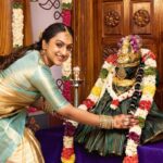 Preetha Vijayakumar Instagram - My Gorgeous Amman 🙏🏻🙌🤩 📸 @zerogravityphotography #varalakshmivratham #2023 #nombu #favdayoftheyear #myamman #momstradition #12thyear #godblessall