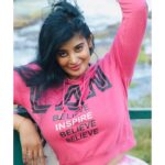 Preethi Kitchappan Instagram - U can never go wrong with a little PINK….a lot works for me😉 you know😍 Pink just not a color… also an attitude….. Unsponsored Hoody @maxfashionindia #pink #colorful #instagood #instapic #picoftheday #loveforpink #instamood #canonphotography #ooty #diaries #photoshoot #xoxo #desi #water #moodygrams #pinkhair #explore #trending
