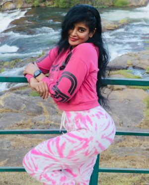 Preethi Kitchappan Instagram - I love you with all my butt… I would like to say heart… but unfortunately, my butt is bigger 🤓

#photo #pic #instagram #instagood #instafashion #explore #trending #photoshoot #model #instamood #moodygrams #insta #instatravel