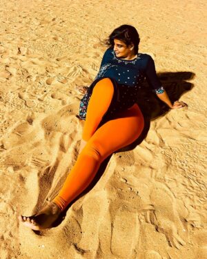 Preethi Kitchappan Instagram - Sandy toes and sun kissed nose….. beaches forever…..

#instagram #instagood #instapic #pic #picoftheday #pictureoftheday #instafashion #beach #love #sand #sea #photoshoot #photography #explore #explorepage #instalove #instastyle #trending #post #positivevibes #beachlife #desi #photogram #moodygrams #moodoftheday #mood #picture