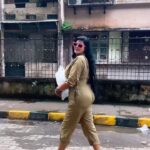 Preethi Kitchappan Instagram – Antha Arabi kadaloram….walking by the streets of the Arabian Sea…♥️

#anthaarabickadaloram #mumbai #mumbaikar #mumbaidairies #instagood #instagram #fyp #explore #explorepage #birthdaygirl #arrahman #rain #humma #instago #instagram #reels #reelsindia #reelitfeelit #reelkarofeelkaro #reelviral #reeltoreel #instareels