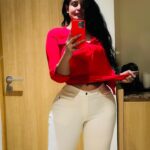 Preethi Kitchappan Instagram - The best project you will ever work on is you….. Happy new year for the new you…🤍🤍🤍 Starting work…..self analysing….scaling up #fitness #goals #instagood #instapic #picoftheday #instagram #explore #explorepage #foryou #selfie #red #mirrorselfie #fitness #fitnessmotivation #healthylifestyle #streetstyle #breaktherules
