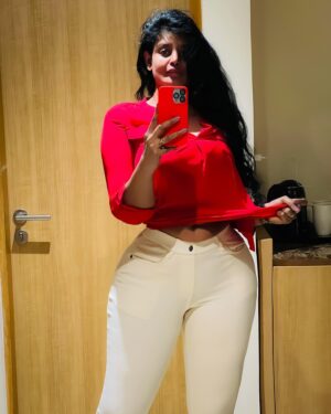 Preethi Kitchappan Instagram - The best project you will ever work on is you…..

Happy new year for the new you…🤍🤍🤍

Starting work…..self analysing….scaling up

#fitness #goals #instagood #instapic #picoftheday #instagram #explore #explorepage #foryou #selfie #red #mirrorselfie #fitness #fitnessmotivation #healthylifestyle #streetstyle #breaktherules