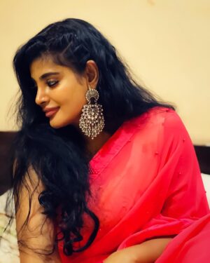 Preethi Kitchappan Instagram - No Indian girl will ever say no to the magic of a Saree ❤️

Reigning my love for the timeless classic❤️

#saree #sareelove #sareelovers #sareedraping #peach #picoftheday #post #pictureoftheday #instagood #instagram #instamood #moodygrams #explore #explorepage #photoshoot #photography #photo #sareefashion #instafashion #elegance #sareeindia #pics #desi #desisaree #desigirl #love #pictureoftheday #indian