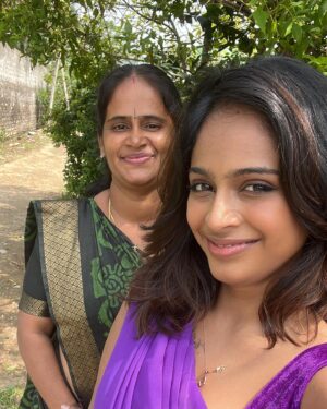 Preethiga Instagram - Somehow these both are the only person who can trust me , love me unconditionally, do anything for me, accepts me who I am inspite of all my faults 🫂 #dad #mom