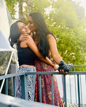 Preethiga Instagram - She will always be my safety net 🫂 she is someone I will call if I am not feeling I am going in a right path because I have her to tell me the rights and wrongs 🤍 love you always teja manuu😘
.
#preethiga