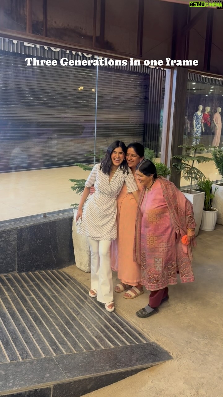 Preeti Singh Instagram - Happy Mother’s Day ♥️🤗… . . . #happymothersday #dinnernight #grateful #blessed #mothersday