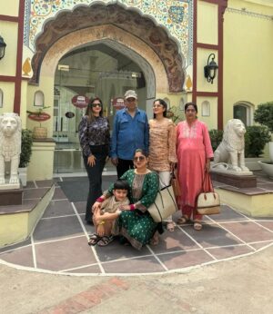 Preeti Singh Instagram - Happy Birthday @singh.neha23252019 di ♥️…
.
.
.
#happybirthday #famjam