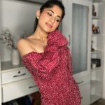 Preeti Singh Instagram - Hosanna ❤️ . . #selfportraits #summeroflove #polkadot #offshoulderdress #explore #fyp