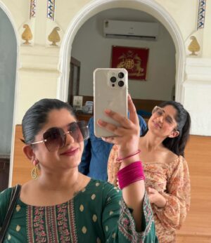 Preeti Singh Instagram - Happy Birthday @singh.neha23252019 di ♥️…
.
.
.
#happybirthday #famjam