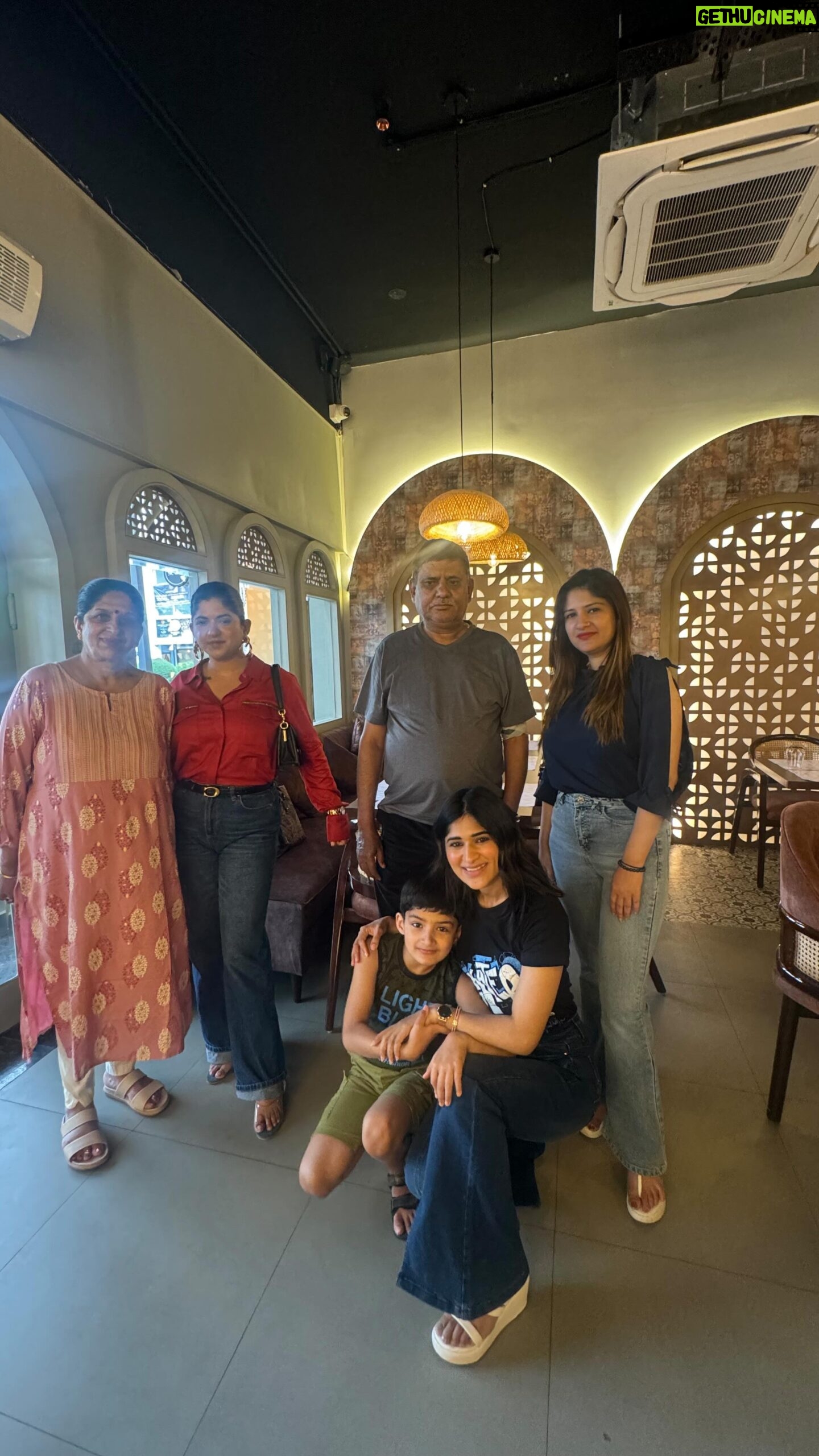 Preeti Singh Instagram - Grateful 🙏🏻 . . #birthdayspecial #familytime #grateful