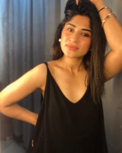 Preeti Singh Instagram - Just in case you need to know I fall in love with you a little bit more 💕 . . . #selftalk #dailyaffirmations #portraits #explore #fyp