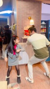 Princy Prajapati Instagram - With Reel Papa🥰 Toshu Bhaiya Is My Fav On Set And He Is Very Sweet Person Too Princy Enjoy Shooting With Them 🥰 #reels #trending #explore