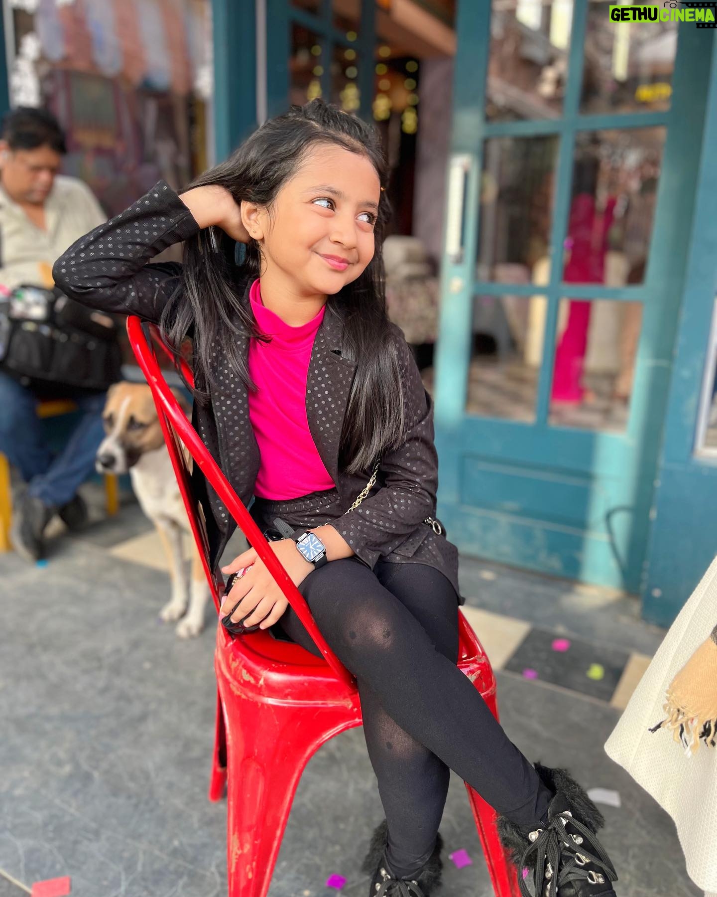 Princy Prajapati - 7.3K Likes - 💕💕…..
Outfit: @taffykids_official
#princyprajapati #pari #anupamaa