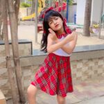 Princy Prajapati Instagram - Lyrics samaj nahi aaya bs dance karna hai 😃🔥 👗: @disha_creationz #reelitfeelit #reels #viral #trending