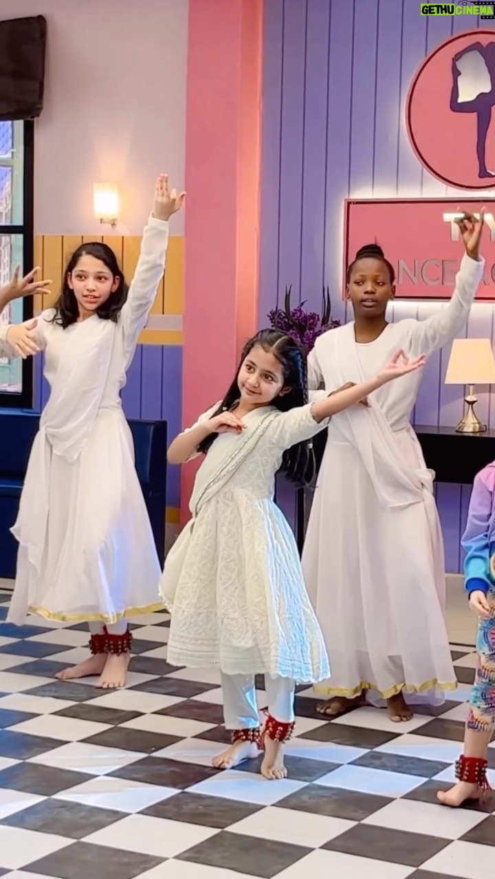 Princy Prajapati - 5.8K Likes - Stepping into happiness🤍…..
#reels #dance #viral #anupamaa #pari #explore