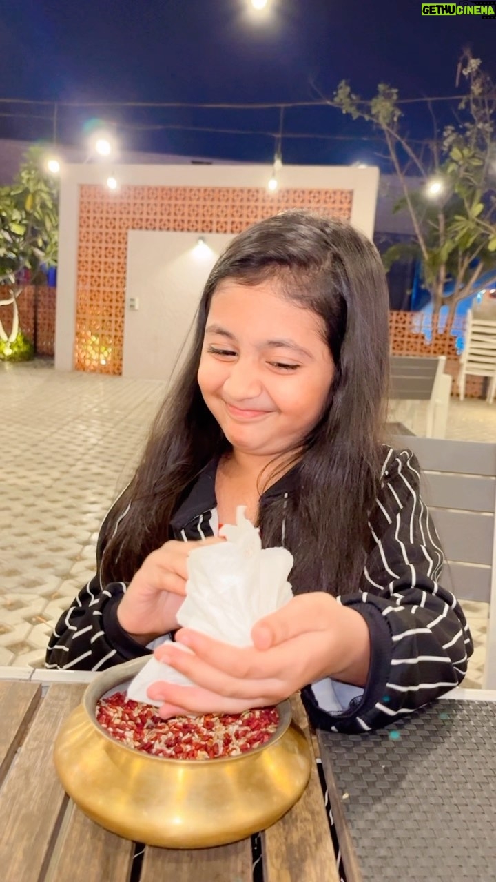 Princy Prajapati - 36.7K Likes - Konsa khajana chura liya jo ese dekh rhe ho bhaiya😅😅
#reels #trending #funny #explore