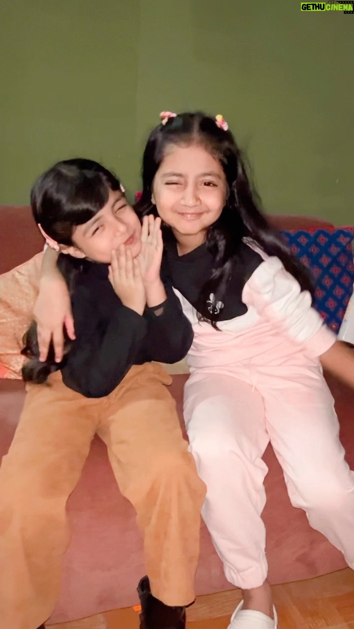 Princy Prajapati - 44.9K Likes - Mahi Pari Didi Se English Sikh Rahi Hai 😅😅
#reels #trending #viral #anuapamaa