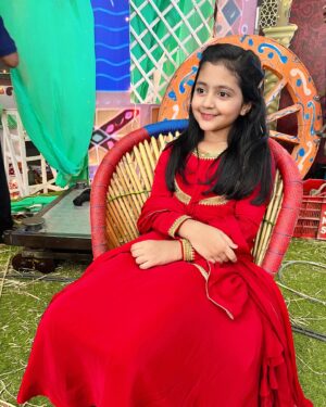 Princy Prajapati Instagram - ये चांद सा रोशन चेहरा….❤️🥰

👗: @jinal_attire 

#anupamaa #pari #princyprajapati