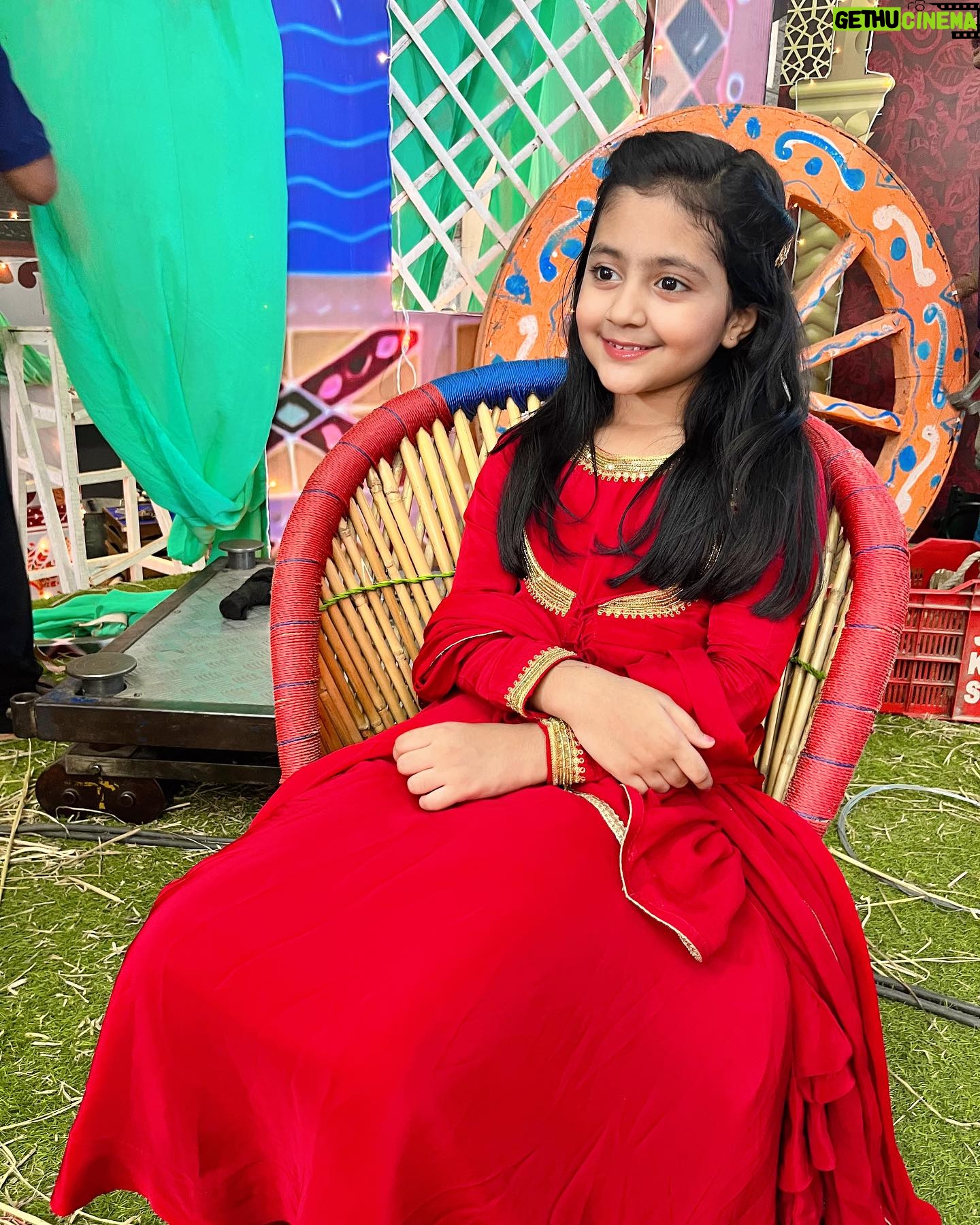 Princy Prajapati - 9.5K Likes - ये चांद सा रोशन चेहरा….❤️🥰
👗: @jinal_attire
#anupamaa #pari #princyprajapati