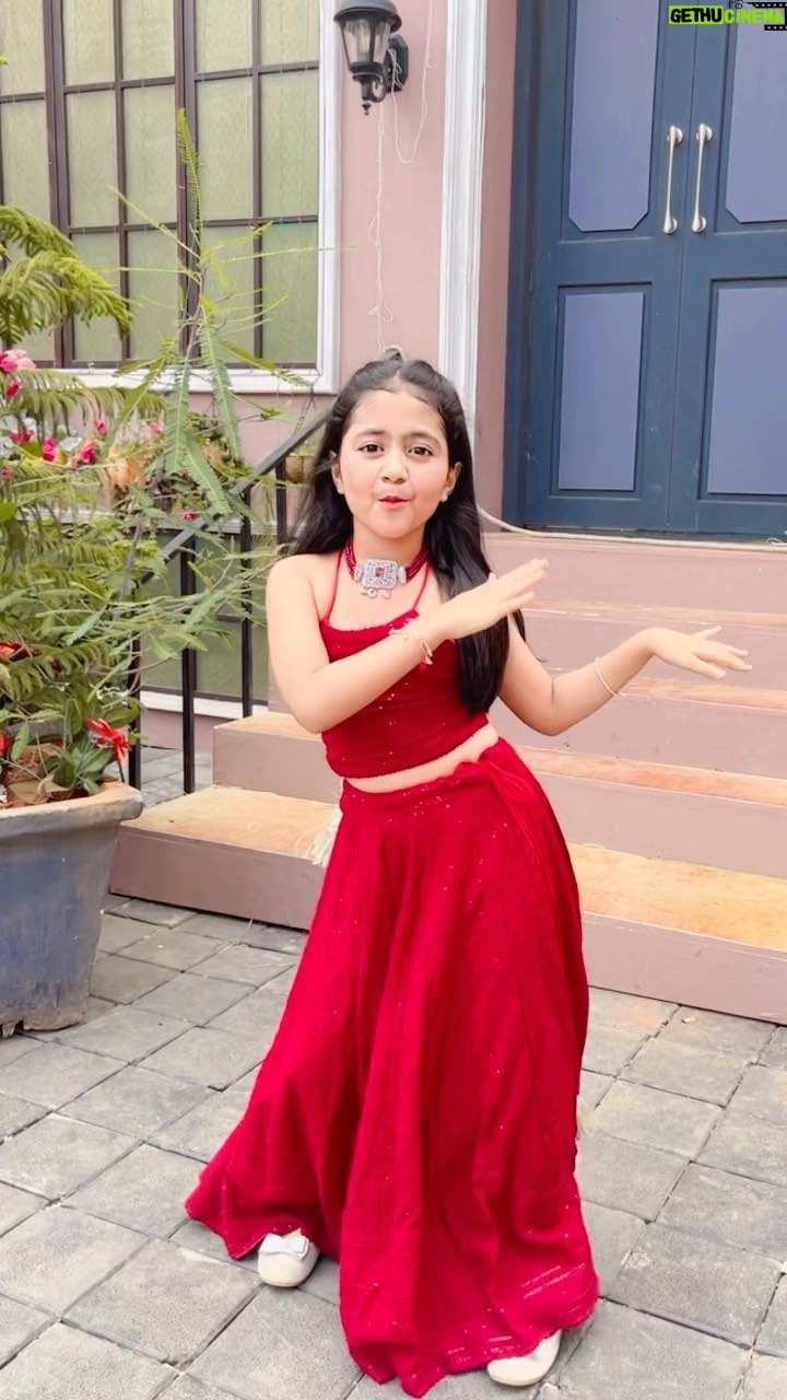 Princy Prajapati - 26K Likes - Recently favourite 🥰
@manasi_parekh this one special for u ❤️
Outfit: @aachhokids
#reels #trending #viral #explore #jamkudi #manasiparekh