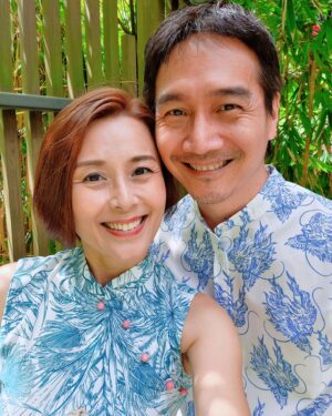 Priscelia Chan Instagram - 祝大家新年快乐！龙年吉祥！合家安康！😊🍍🌻✨️ 育书与诗梅贺 ❤️
Happy Lunar New Year 🍍🍍🍍 Abundance of happiness, prosperity and great health in the year of the Dragon! ❤️

#ATmyhubbybuddybaby