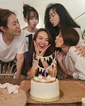 Priscelia Chan Instagram - Another beautiful gathering with my lovelies that day & early birthday celebration for our dear @applehong ❤️👸😘🎉🌻🎂✨️