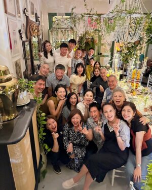 Priscelia Chan Instagram - Congratulations on your Best Supporting Actress win at Star Awards 2024 again 丽贞姐 @aileentan80 😊🌹🎉❤️ Thank you for hosting all of us too @littlesocialsg ..it was a beautiful night... it still feels surreal to me ✨️✨️✨️ 好难得的聚会。。感恩！感谢我的Angels too 😇 ..岁月的美好，真像杯香醇的酒。。回味无穷 ☺️