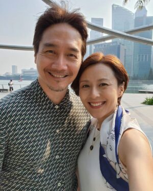 Priscelia Chan Instagram - Thank you for all the love and kind blessings on our #16thWeddingAnniversary 
Sharing God's love and blessings with all of you too. ❤😊🎉🌻

💛😊 Alan and Priscelia
#ATmyhubbybuddybaby