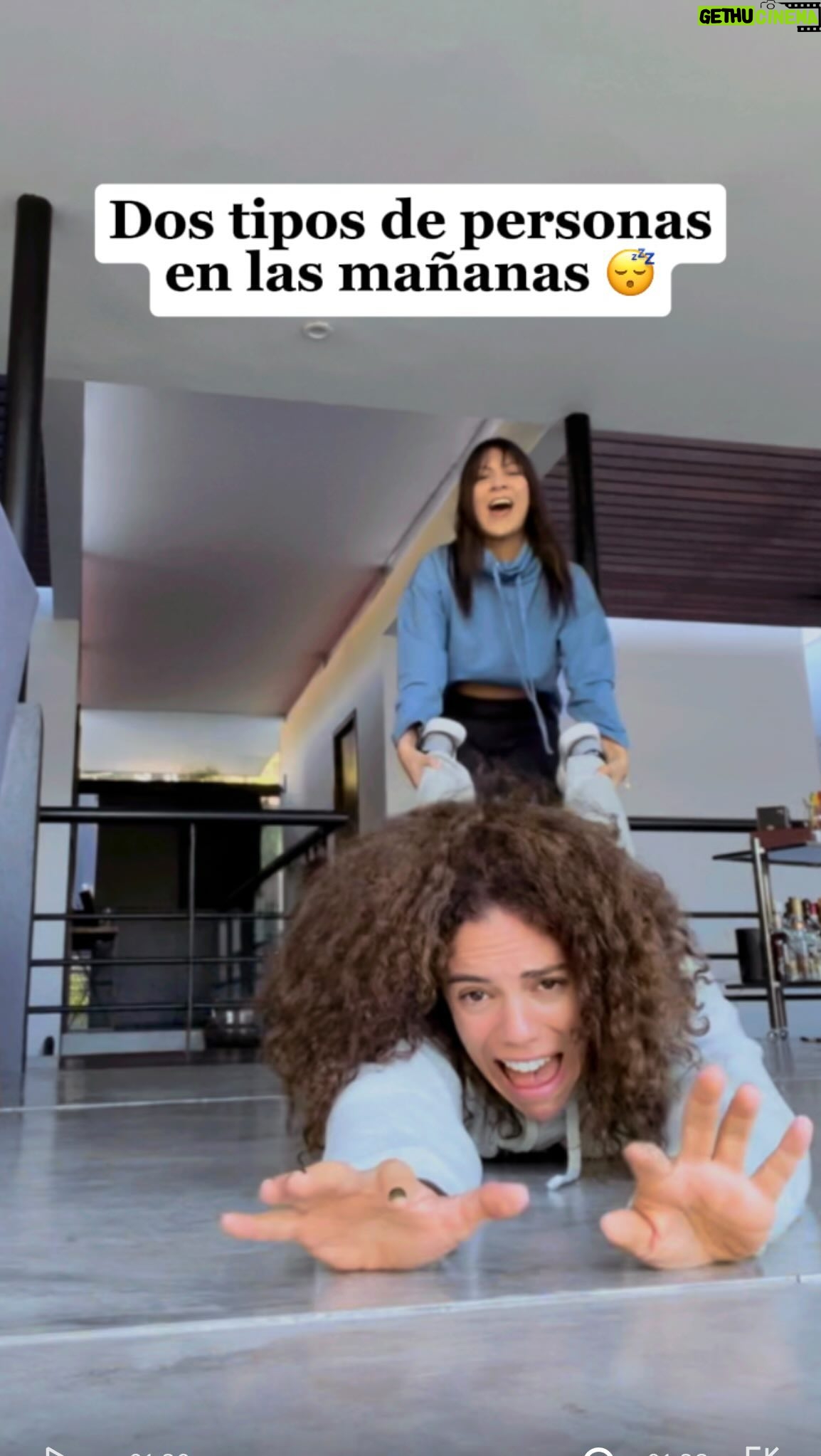 Priscila Faz - 18.8K Likes - ¿Eres la amiga zombie en las mañanas o la que trae toda la pila? 🔋🪫😂 @priscilafaz y yo en realidad somos al revés ✨ #humor #morningroutine #nightowl