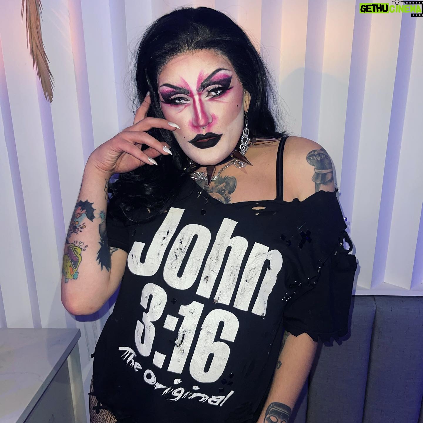 Priscilla Chambers - 4.4K Likes - ORLANDO! Y’all really know how to treat a girl ❤️🔥 this weekend was so wonderful to me. Big thanks to @opulence.black & @victoriaelizabethblack for bringing me to @dripsaturdays (a rad fucking venue)
Couldn’t have done this trip without my ride or DIE @therealdavieg 🔪 You were incredible. Thanks for keeping my ass in check annnnd letting me suck your toes on stage 🤭 (give him a follow!)
Loved meeting each and everyone of you. Mama trailer loves you.
I’m ready to get wild and perform wherever y’all want! So please reach out to your show directors and bring my cuntry ass to a city near you!
For bookings email:
Luther@bookomni.com