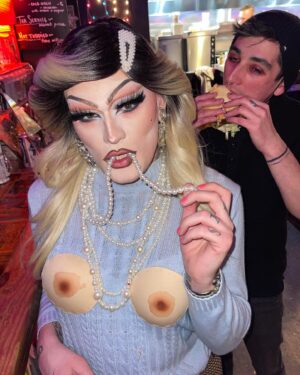 Priscilla Chambers Instagram - boobs and boys

Tit sweater by @sophia_thunder_