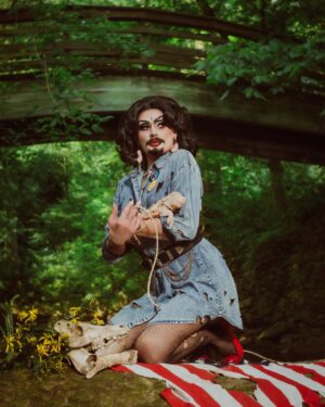 Priscilla Chambers Instagram - I’m an environmentalist ✌️ 

Last photo from my Manson shoot. Glad you liked them as much as I did! It’s only going to get crazier from here ❤️‍🔥 

Photo: @grahammorrisonphoto 
Hair: @reptiliananderson 
Props/set up: @ickahbee