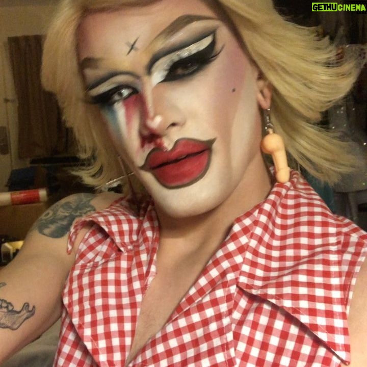 Priscilla Chambers - 9.4K Likes - Filming Dragula was one of the hardest things I’ve ever done. The only reason I got through it was because of you Mama! Thank you for inspiring me every damn day, and buying me foods when I spent all of my money on rhinestones and hot glue. Been in this game for 10 years and all I ever wanted was a drag mama to show me the way! You may have showed up fashionably late, but I’m glad I can call you family (or tapanga). Smoke a bowl, send me a wig, and have a great rest of your night :) Happy Mother’s Day! 👻🤱🏻