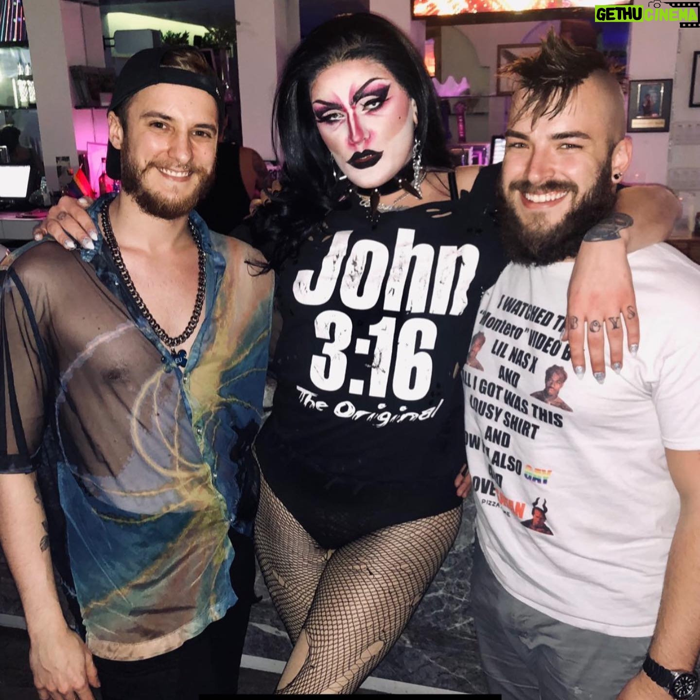 Priscilla Chambers - 4.4K Likes - ORLANDO! Y’all really know how to treat a girl ❤️🔥 this weekend was so wonderful to me. Big thanks to @opulence.black & @victoriaelizabethblack for bringing me to @dripsaturdays (a rad fucking venue)
Couldn’t have done this trip without my ride or DIE @therealdavieg 🔪 You were incredible. Thanks for keeping my ass in check annnnd letting me suck your toes on stage 🤭 (give him a follow!)
Loved meeting each and everyone of you. Mama trailer loves you.
I’m ready to get wild and perform wherever y’all want! So please reach out to your show directors and bring my cuntry ass to a city near you!
For bookings email:
Luther@bookomni.com