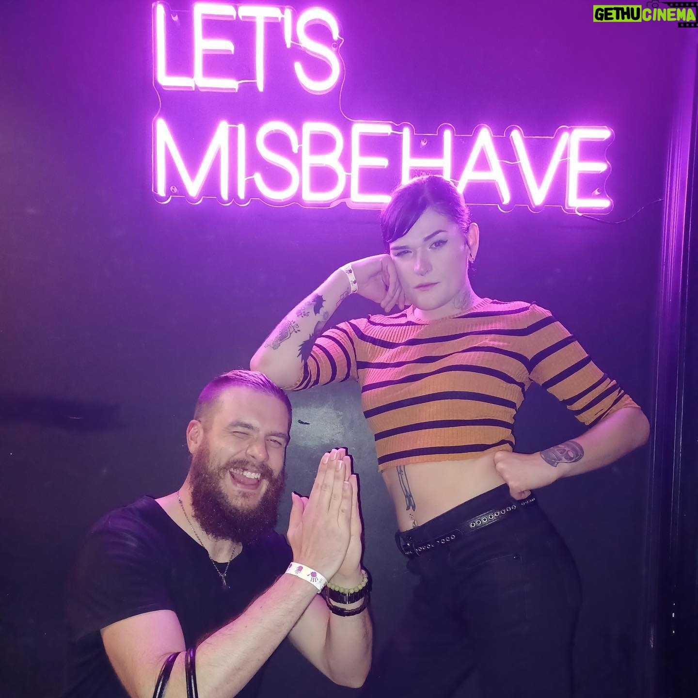 Priscilla Chambers - 4.4K Likes - ORLANDO! Y’all really know how to treat a girl ❤️🔥 this weekend was so wonderful to me. Big thanks to @opulence.black & @victoriaelizabethblack for bringing me to @dripsaturdays (a rad fucking venue)
Couldn’t have done this trip without my ride or DIE @therealdavieg 🔪 You were incredible. Thanks for keeping my ass in check annnnd letting me suck your toes on stage 🤭 (give him a follow!)
Loved meeting each and everyone of you. Mama trailer loves you.
I’m ready to get wild and perform wherever y’all want! So please reach out to your show directors and bring my cuntry ass to a city near you!
For bookings email:
Luther@bookomni.com