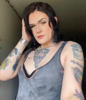 Priscilla Chambers Instagram - Hello fuglies 🦇🧡

I know I don’t post often, but if you’d like to keep up with my life and art- feel free to follow my TATTOO account! @kategravestattoo