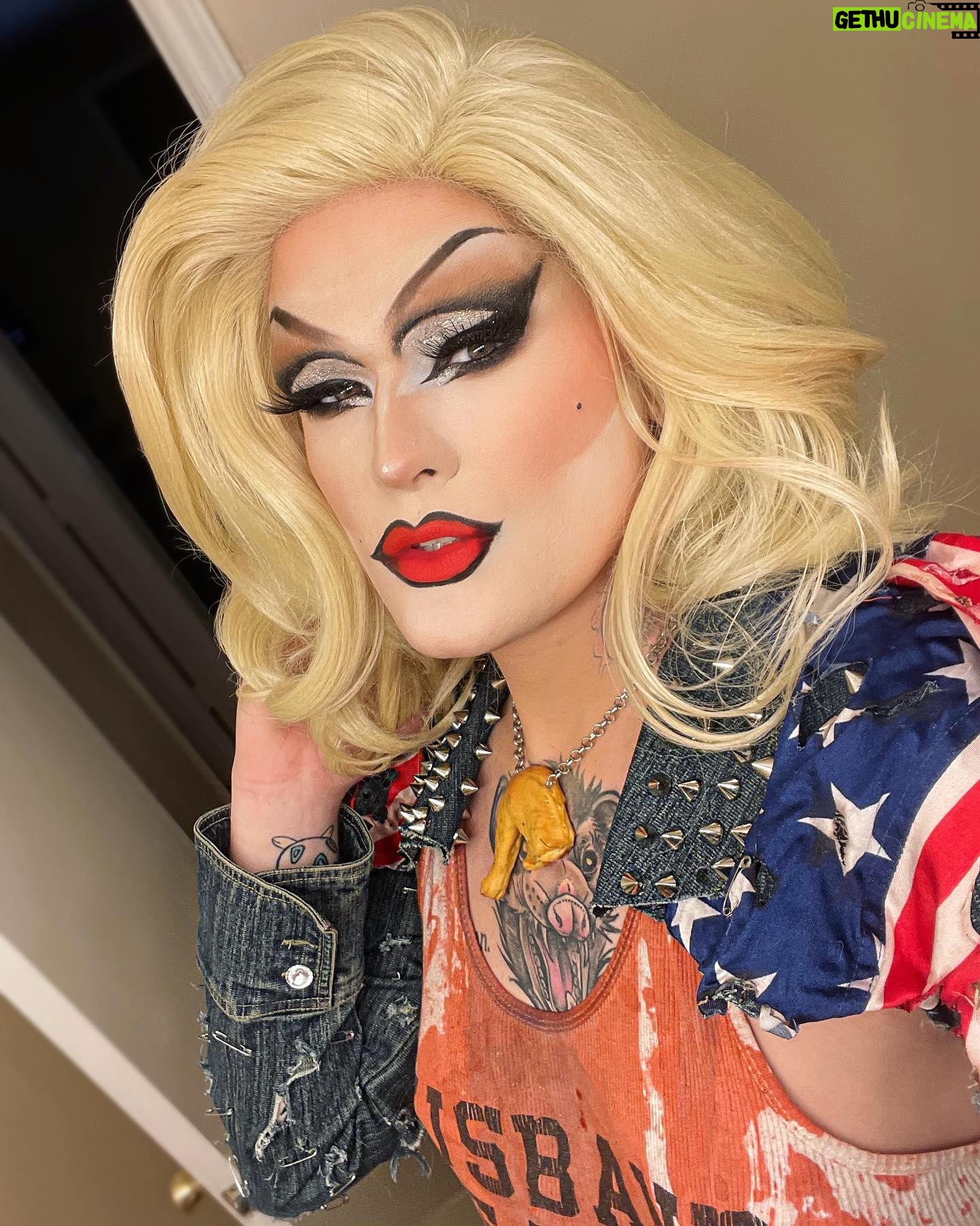 Priscilla Chambers - 5.4K Likes - Husband Beater 🩸
See y’all tonight at @shakeysavl for BOOTY TUESDAY!
Showtime 10:30
Ass whoopin’ 11:00