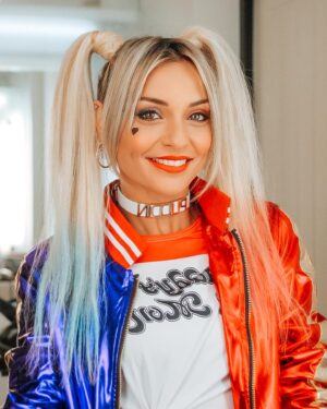 Priscilla Betti Instagram - Appelle-moi Harley Quinn 💋 
Merci @yorendelola - @cassandremakeup - @cathylantuejoul 👗