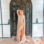 Priscilla Betti Instagram – Dans la sublime robe de la maison @beneishaparis ✨
Merci ma soeur @sand_betti pour ces photos 🤭