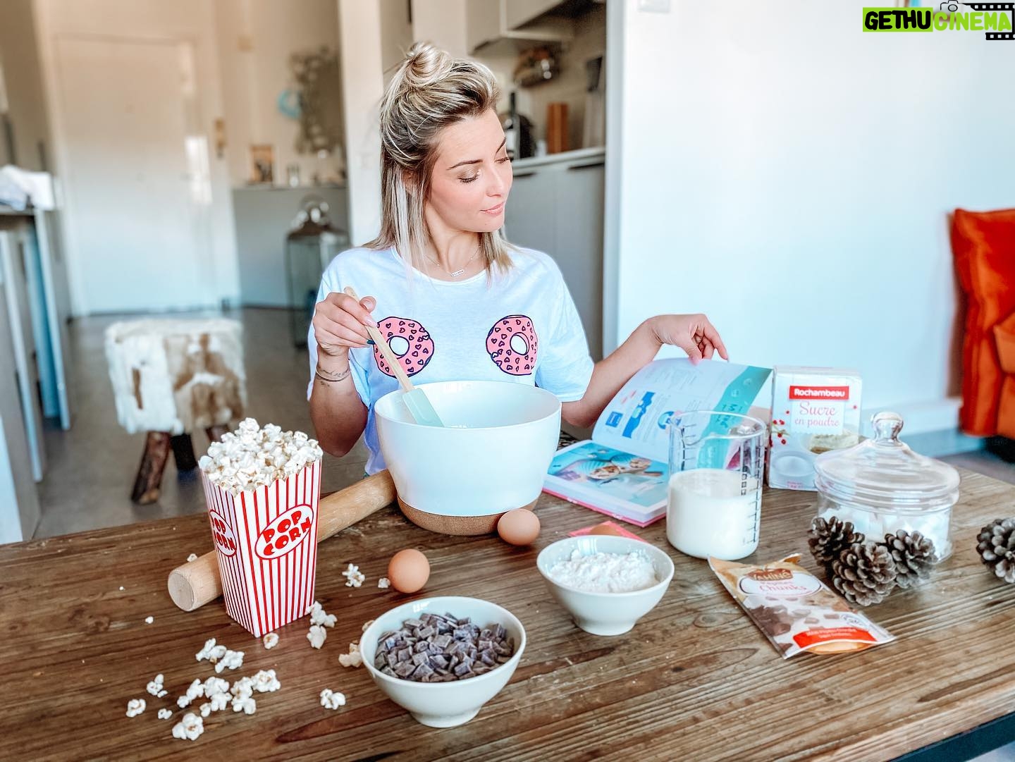 Priscilla Betti Instagram - DIMANCHE 🍪🍿 Et vous, quelle est votre pâtisserie préférée ? 😍 Photo by @insta_minutepapillon