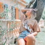 Priscilla Betti Instagram - Un air de Provence 🌿 Photo by @insta_minutepapillon ❤️