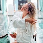 Priscilla Betti Instagram - Moment détente 🤍✨ Merci @lesbainsdulotus et ma soeur @sand_betti pour ces photos 🌿
