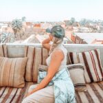 Priscilla Betti Instagram - Sur le rooftop du @dardar_marrakech 🙌🏼 Ma sœur @sand_betti pour ces photos 🩵
