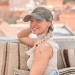 Priscilla Betti Instagram - Sur le rooftop du @dardar_marrakech 🙌🏼 Ma sœur @sand_betti pour ces photos 🩵