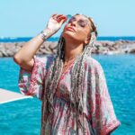 Priscilla Betti Instagram - On change de look pour cet été 👩🏼‍🦱🏝 • Photo by @anthonylouviotphotography